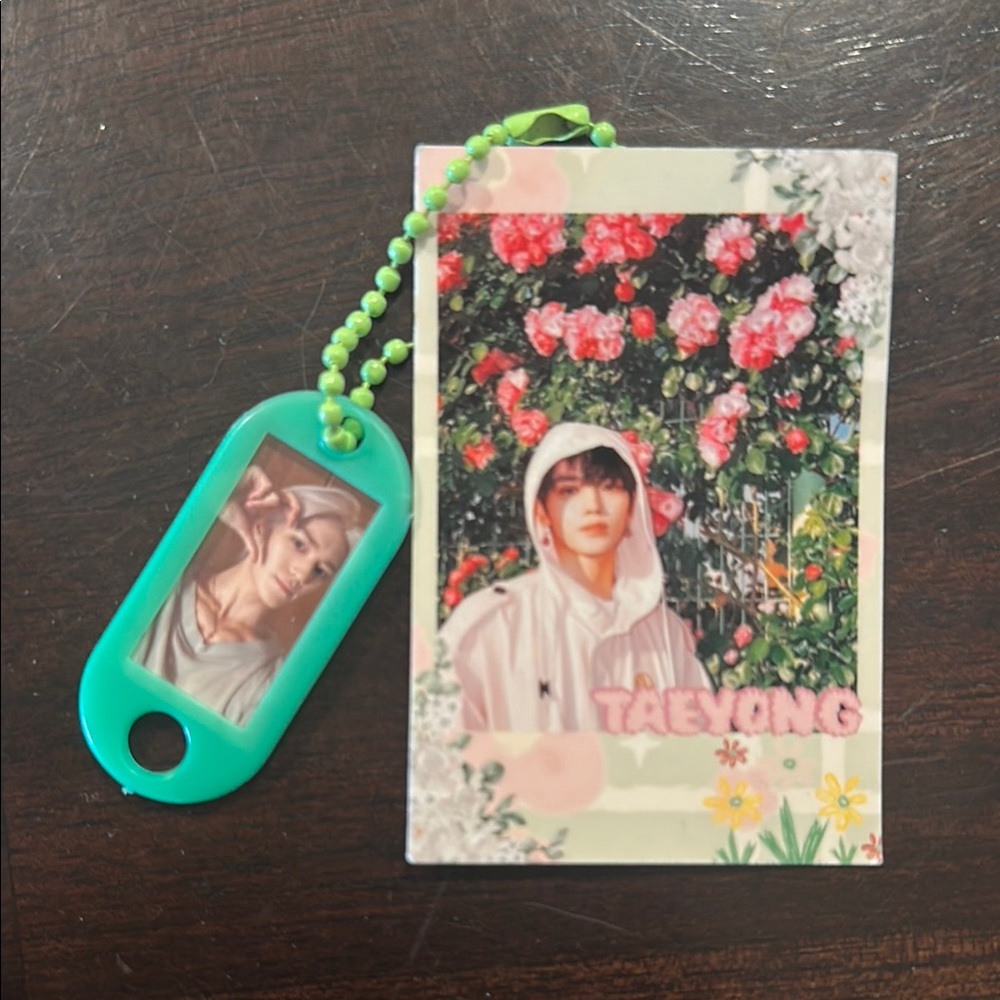 NCT DREAM Floral Photo Card and Keychain Set